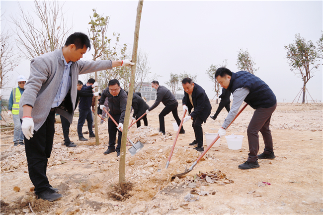 2023年3月13日，中馬合資公司組織開展2023年義務(wù)植樹活動